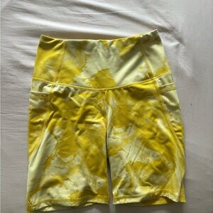 Marble biker shorts with pockets